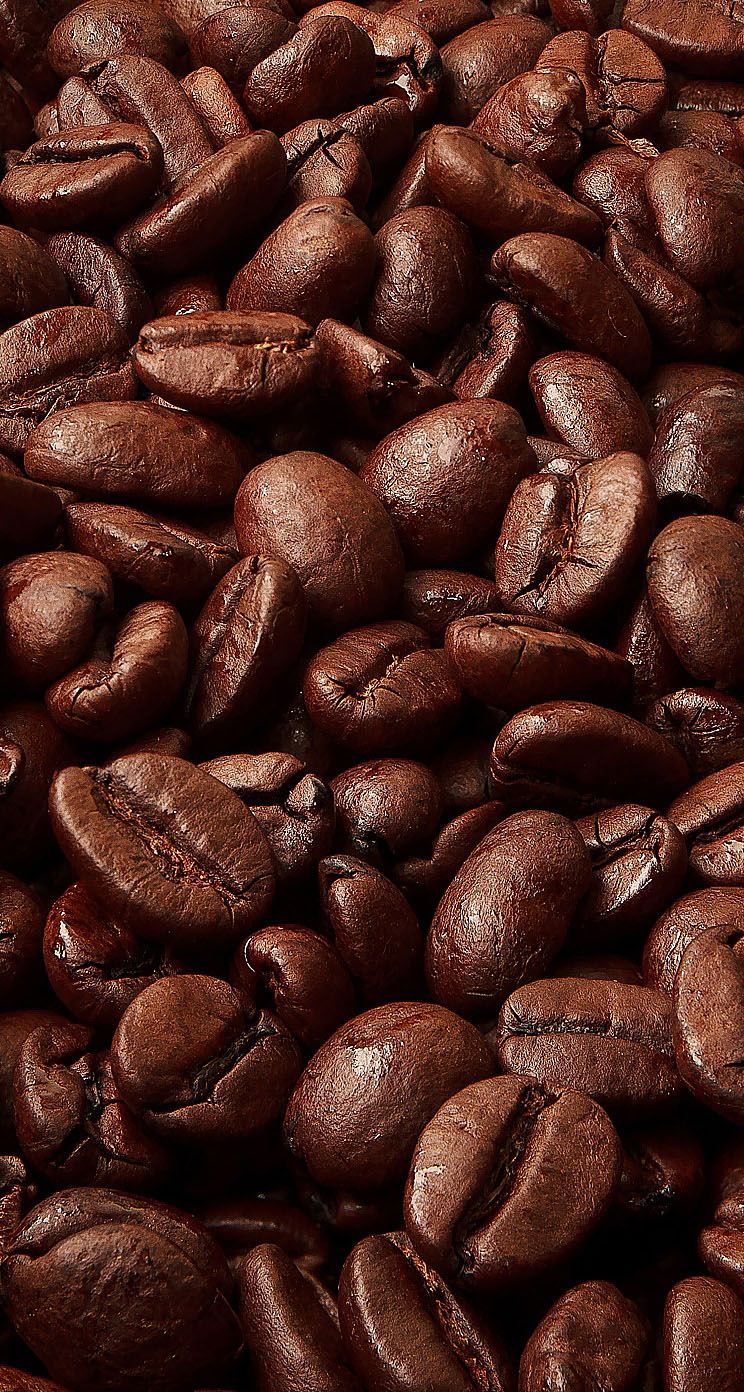 Whole roasted Raah coffee beans